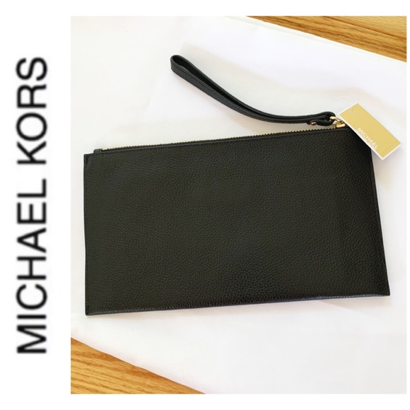 NWT authentic MK genuine leather wristlet - Picture 3 of 5